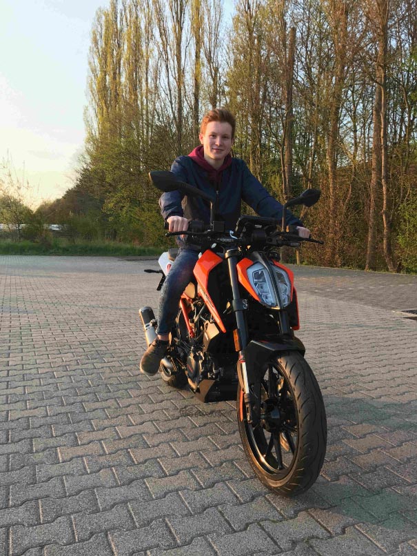 RS review + 125 DUKE 2017 / 125 ccm / naked bike / If you want a picture, then tell me.