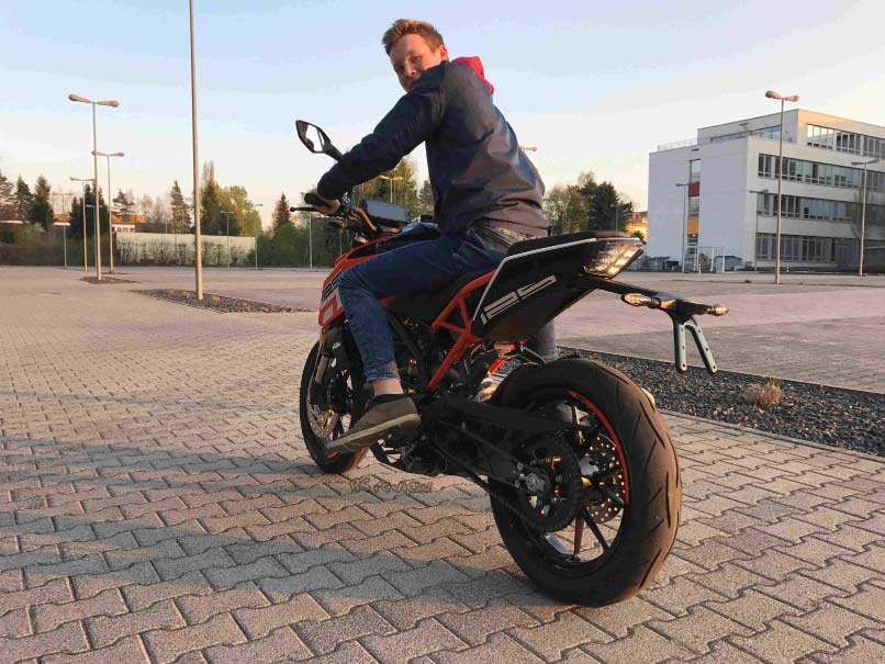 naked bike / Duke 2017 von KTM / Youtube RS review / If you want a picture, then tell me.