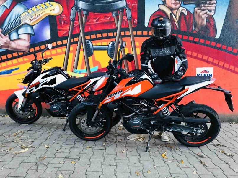 RS review / Graffiti / KTM DUKE orange + weiß / If you want a picture, then tell me.