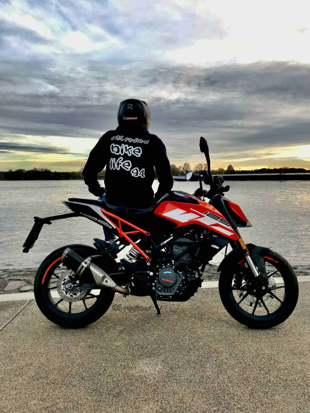 Merch RS review / Merchandise by RS review / KTM DUKE 125 2017 / If you want a picture, then tell me.