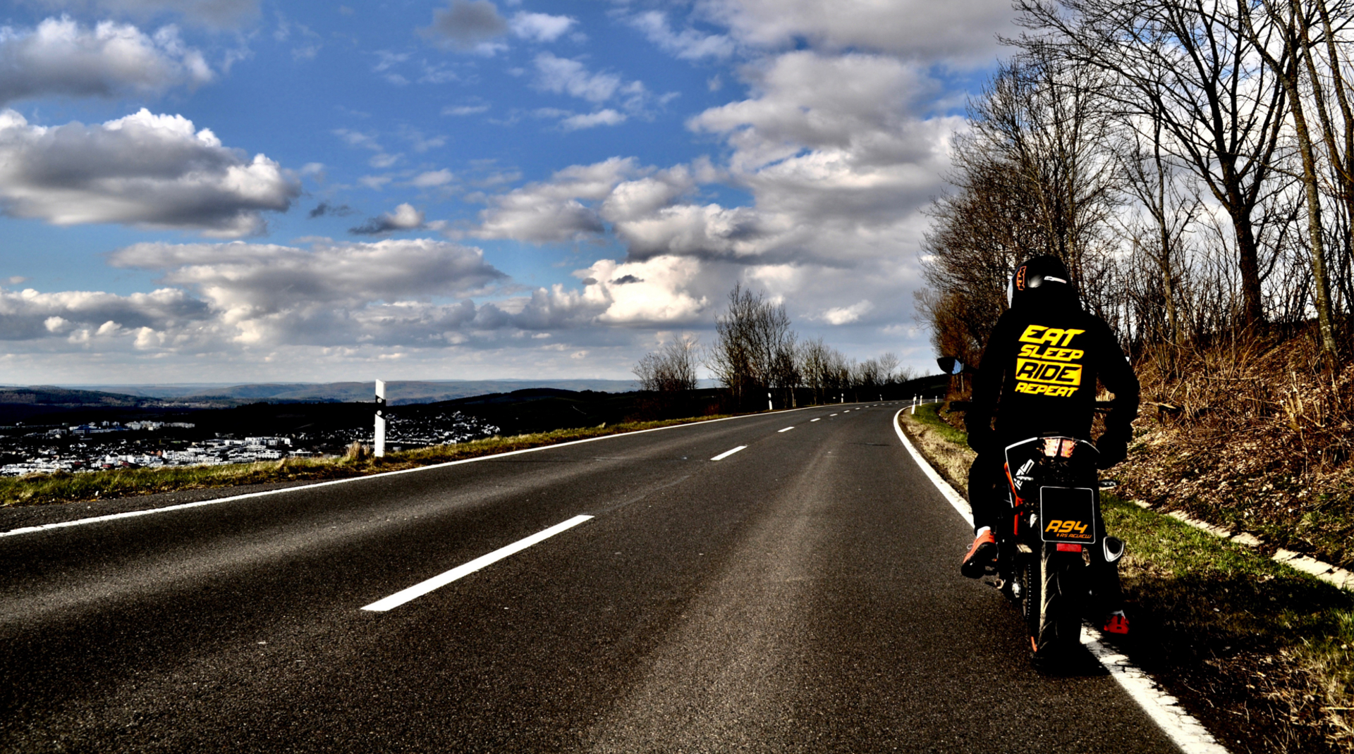 Youtube Merchandise / Design / RS-review / KTM / DUKE / 125er